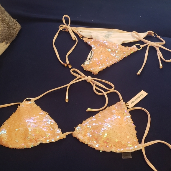 Bikini - Picture 5 of 7